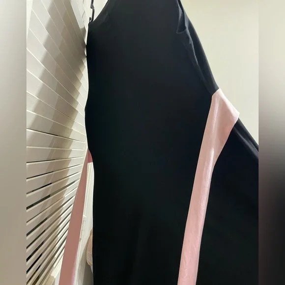 EUC Taboo’s V-Neck Black Dress - Picture 4 of 4